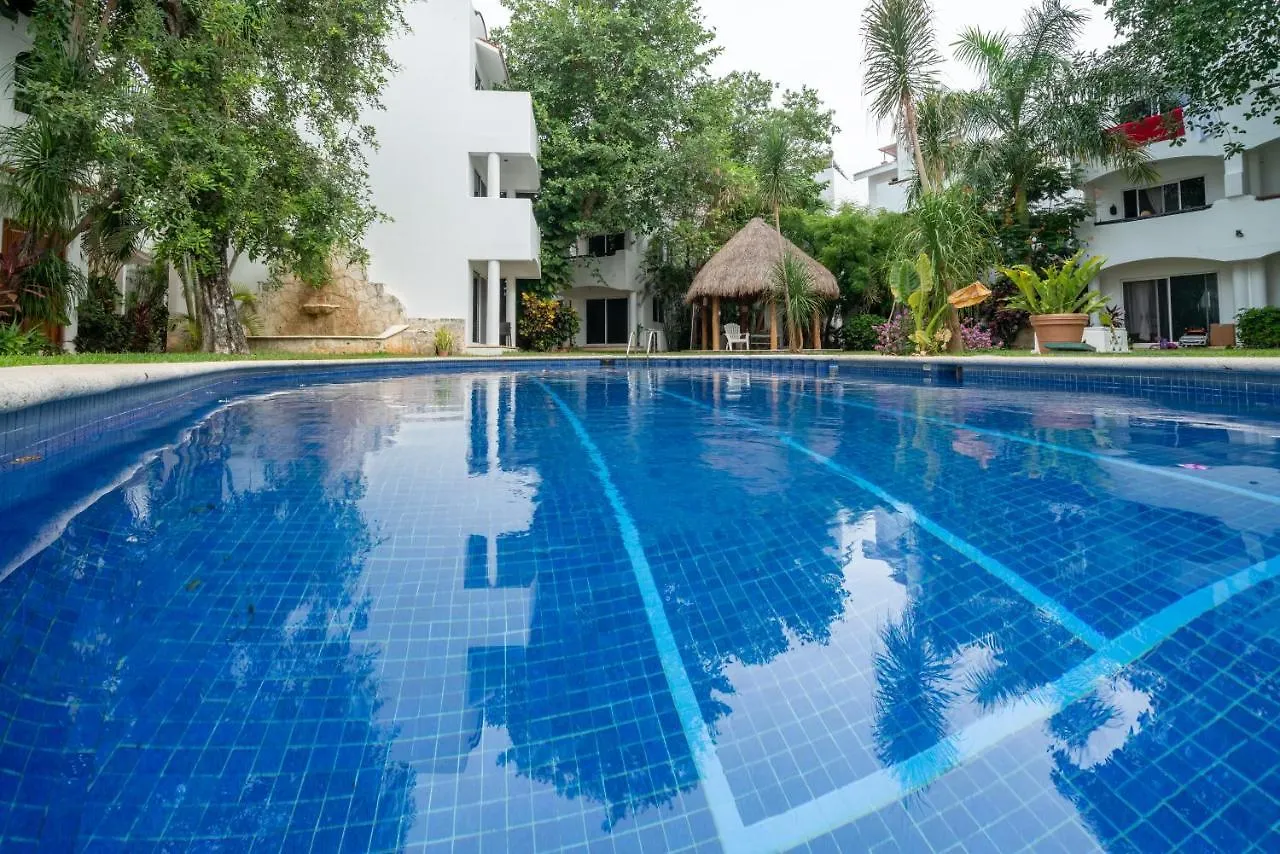 3 Bedroom Condo With Pool - Playacar Phase II - At Quintas Pakal Complex 21 Playa del Carmen Feriehus